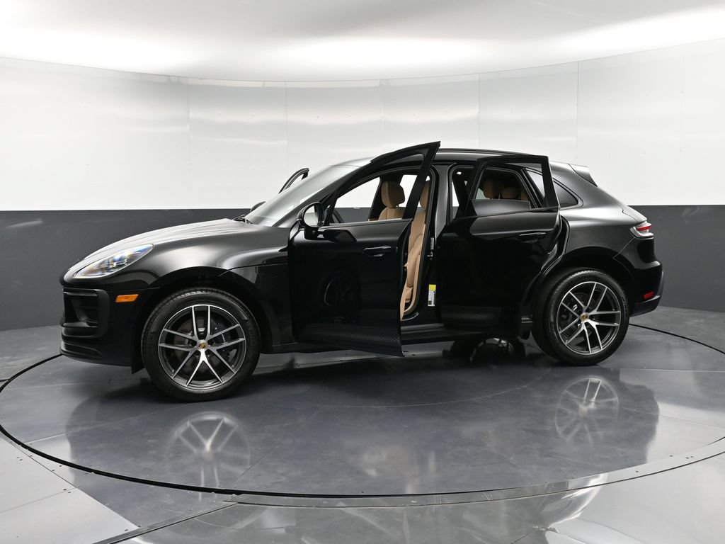 Certified 2026 Porsche Macan AWD/4WD image 36