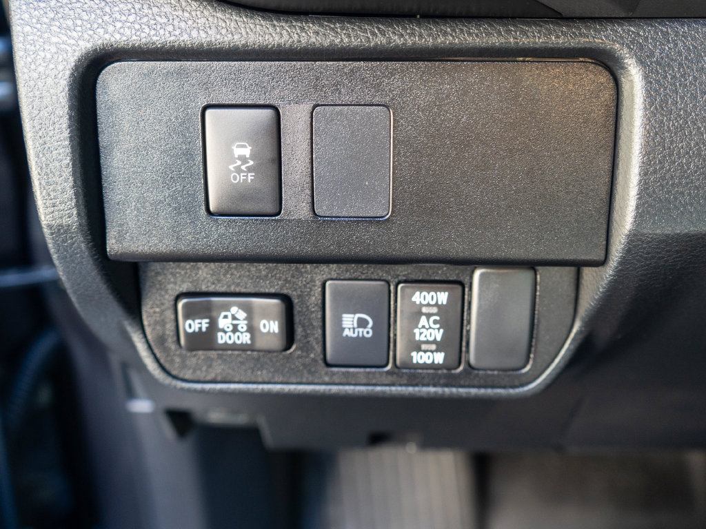 Used 2022 Toyota Tacoma TRD Off-Road AWD/4WD image 17