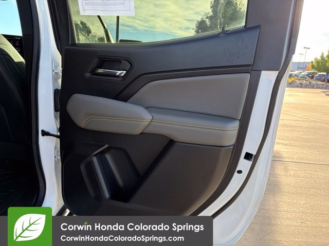 Used 2025 Chevrolet Colorado ZR2 w/ Technology Package AWD/4WD image 19