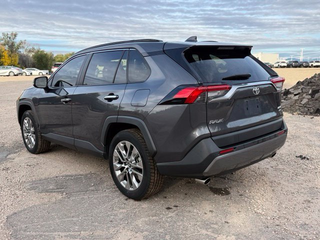 Used 2019 Toyota RAV4 Limited w/ Cold Weather Package AWD/4WD image 3
