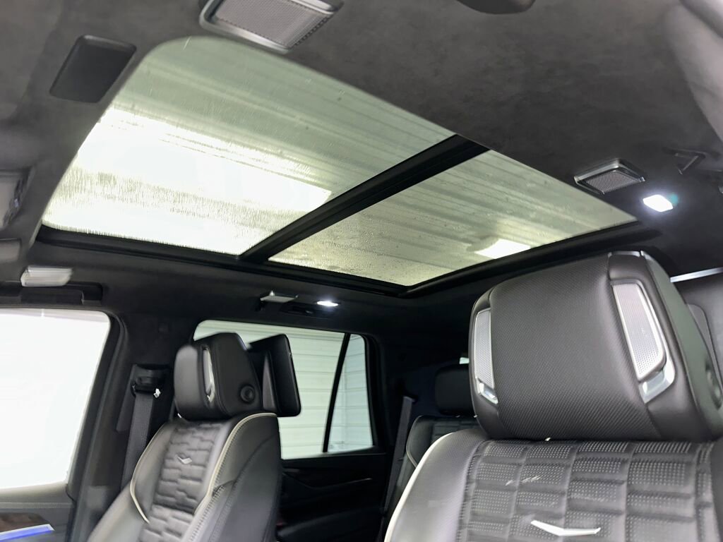 Used 2021 Cadillac Escalade Premium Luxury Platinum image 7