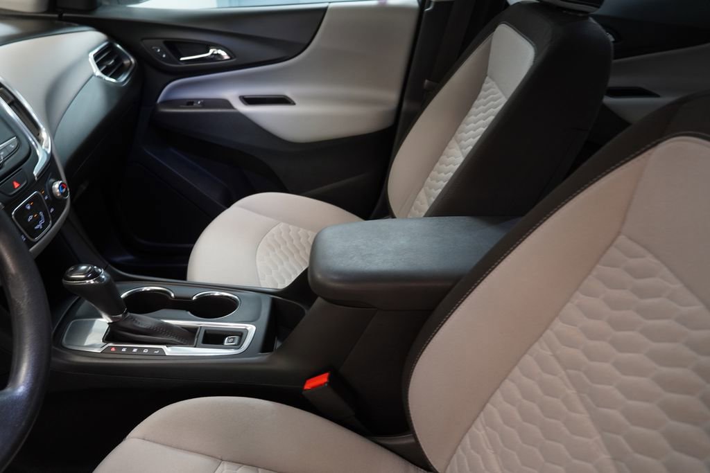 Used 2018 Chevrolet Equinox LS w/ LPO, Blackout Package FWD image 7