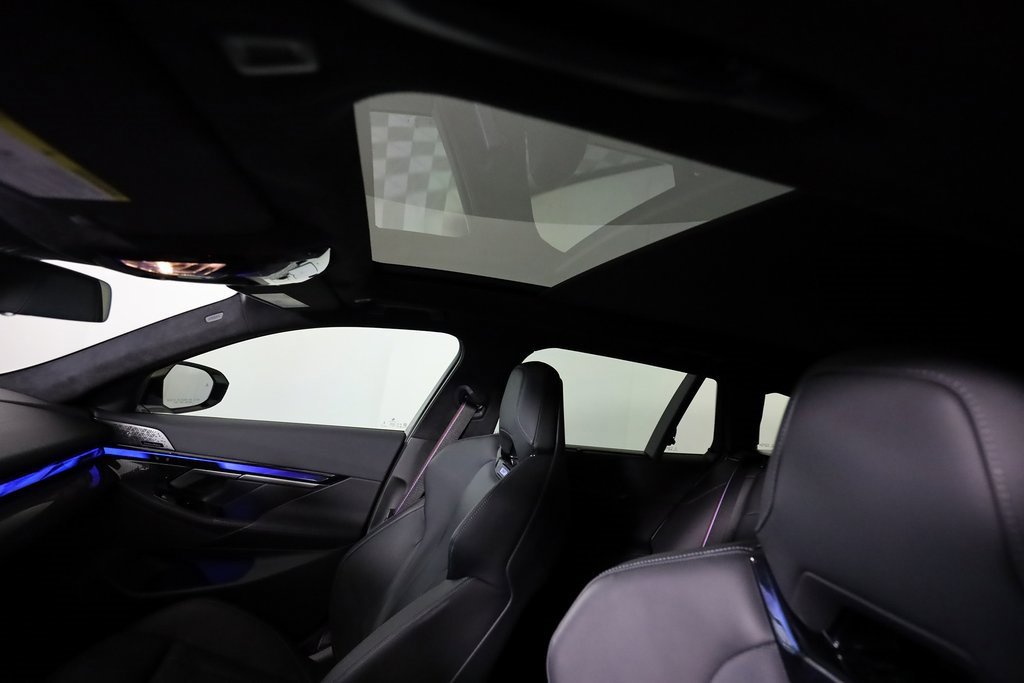Used 2026 BMW M5 Touring image 18