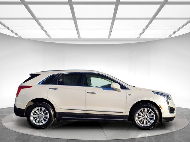 Used 2017 Cadillac XT5 Luxury w/ Driver Awareness Package image 4