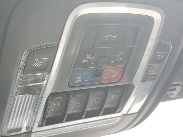 Used 2020 RAM 1500 Laramie w/ Sport Appearance Package AWD/4WD image 31