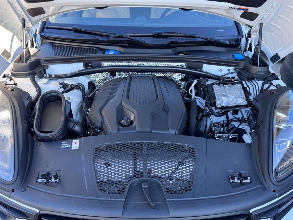 New 2026 Porsche Macan AWD/4WD image 34