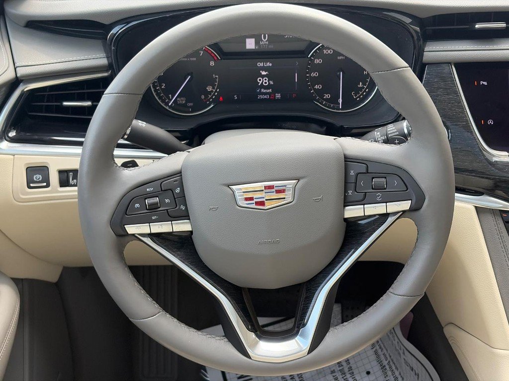 Certified 2023 Cadillac XT6 Premium Luxury AWD/4WD image 10