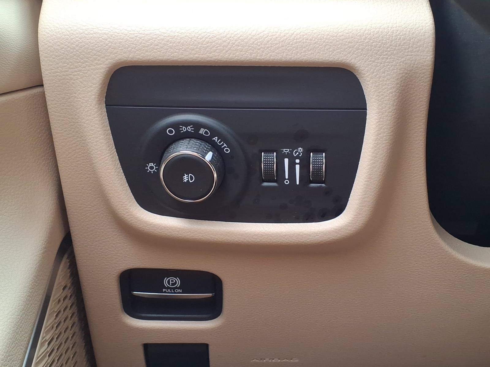 Certified 2022 Jeep Grand Cherokee L Limited AWD/4WD image 22