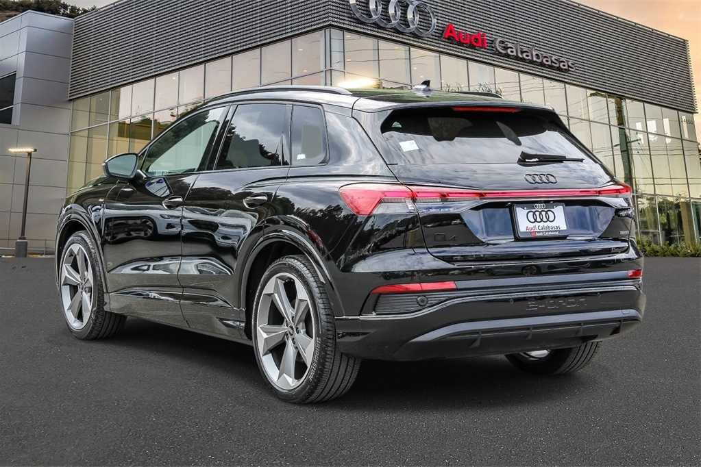 Used 2025 Audi Q4 e-tron Premium Plus w/ Premium Plus image 2
