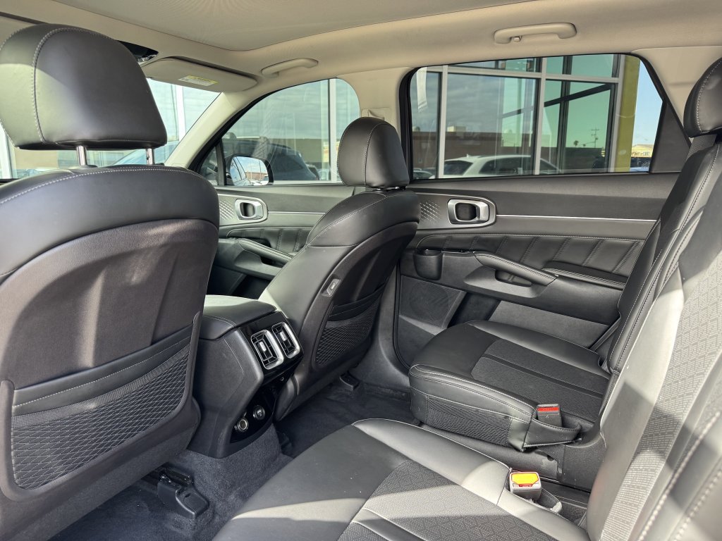 Used 2022 Kia Sorento SX image 37