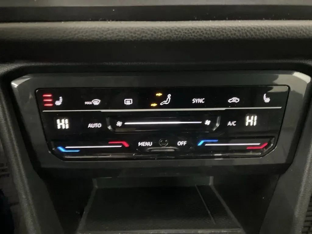 Used 2024 Volkswagen Tiguan SE R-Line image 20