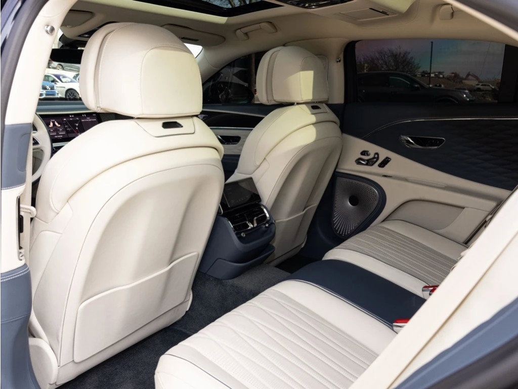 Certified 2022 Bentley Flying Spur W12 image 58