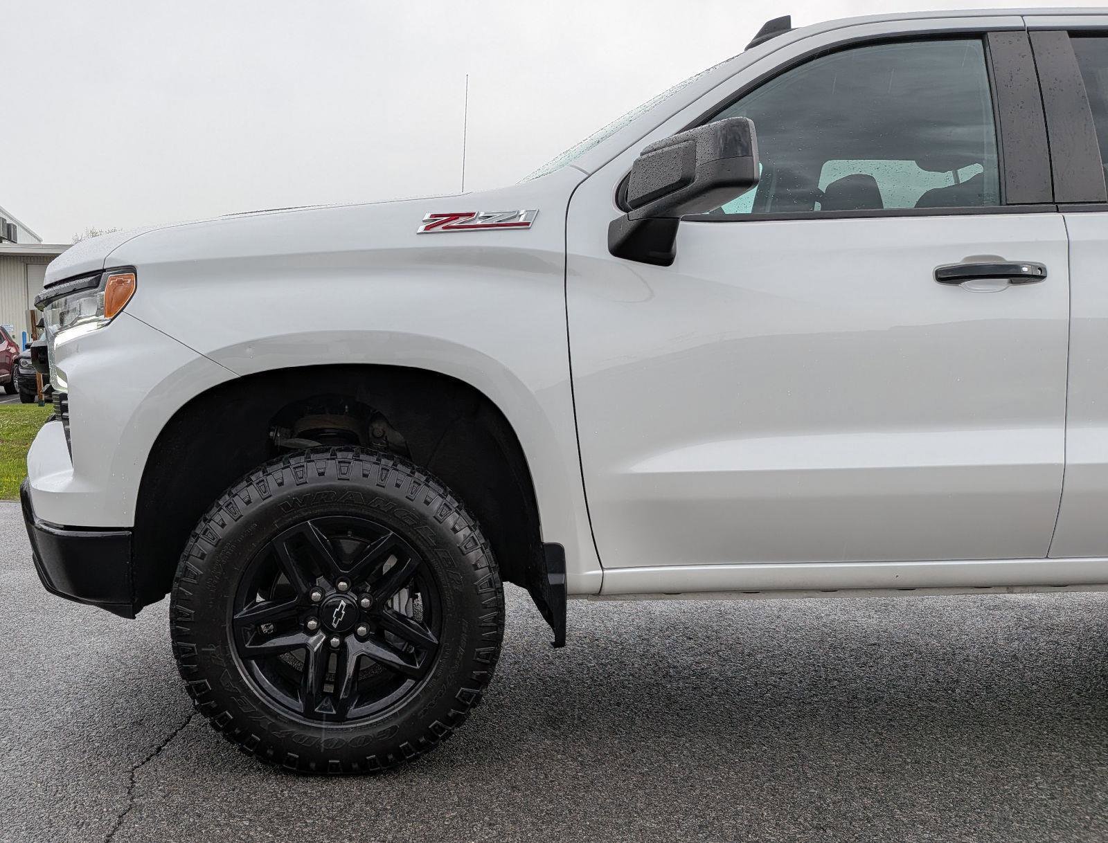 Used 2022 Chevrolet Silverado 1500 LT Trail Boss w/ Convenience Package II AWD/4WD image 3