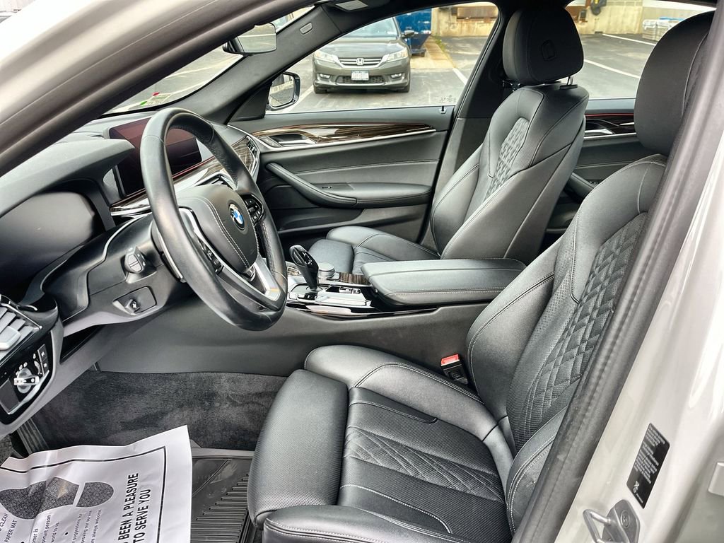 Certified 2022 BMW 530i xDrive w/ Convenience Package image 11