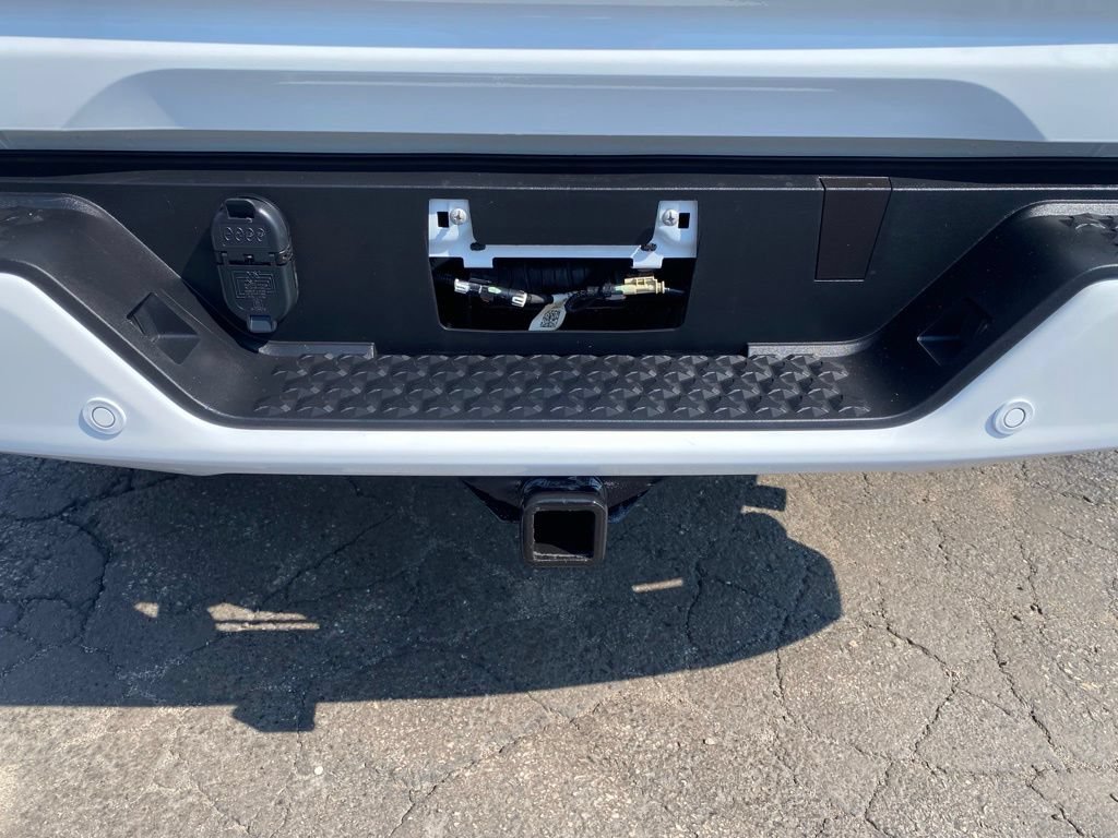 Used 2024 GMC Canyon Elevation w/ Convenience Package AWD/4WD image 4