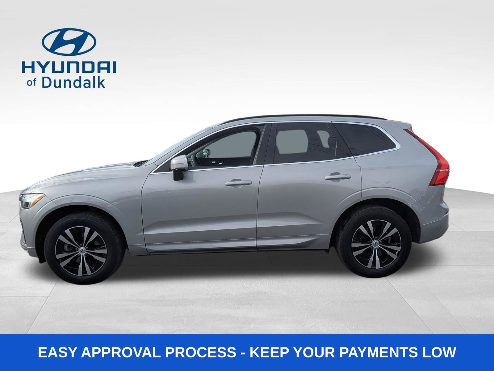 Used 2023 Volvo XC60 B5 Core image 2