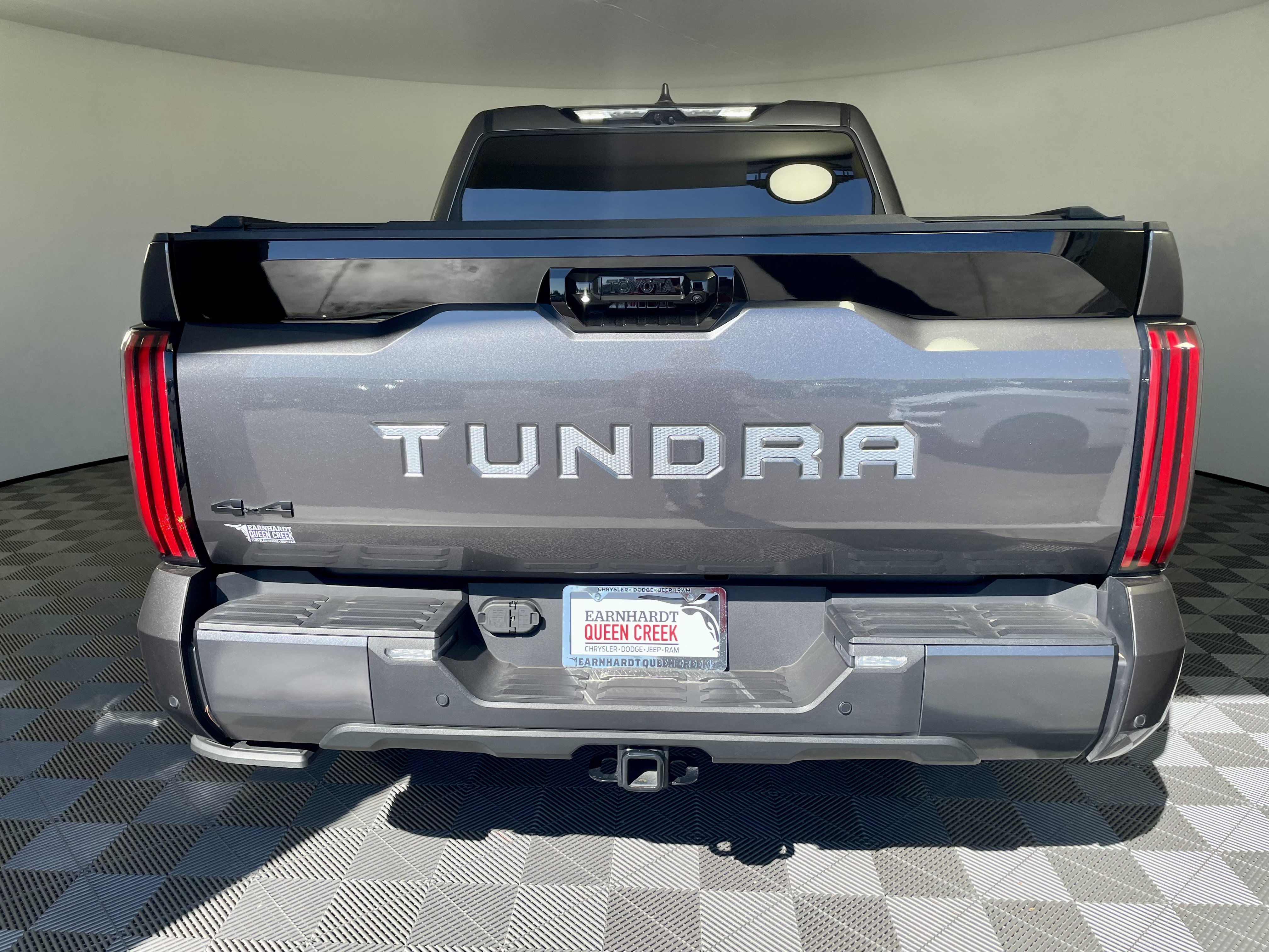 Used 2024 Toyota Tundra Platinum AWD/4WD image 3