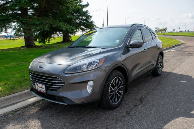 Used 2022 Ford Escape Titanium w/ Class II Trailer Tow Package FWD video 1