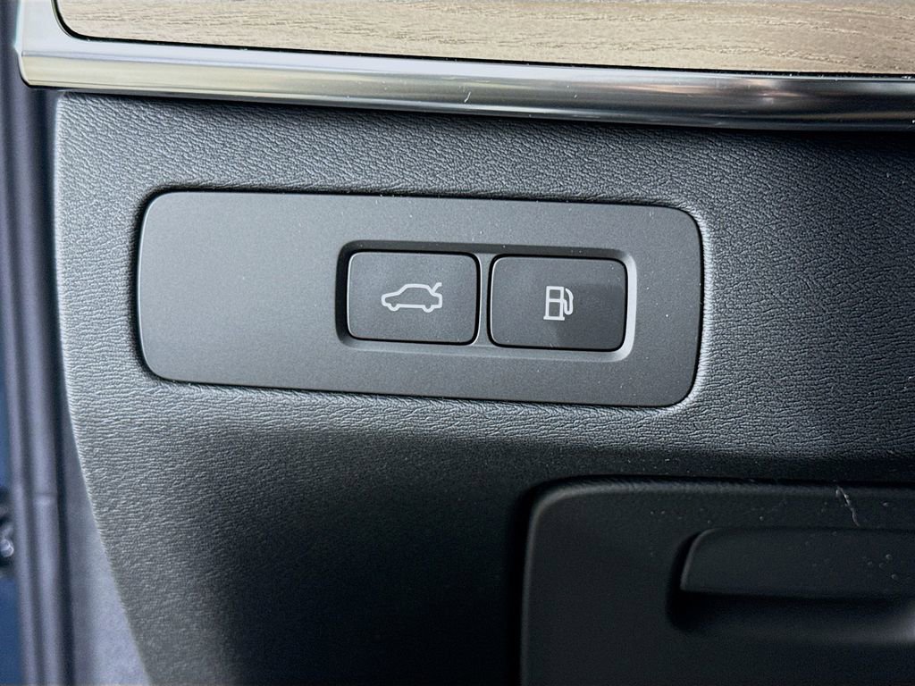 New 2026 Volvo XC90 T8 Ultra w/ Protection Package Premier image 10
