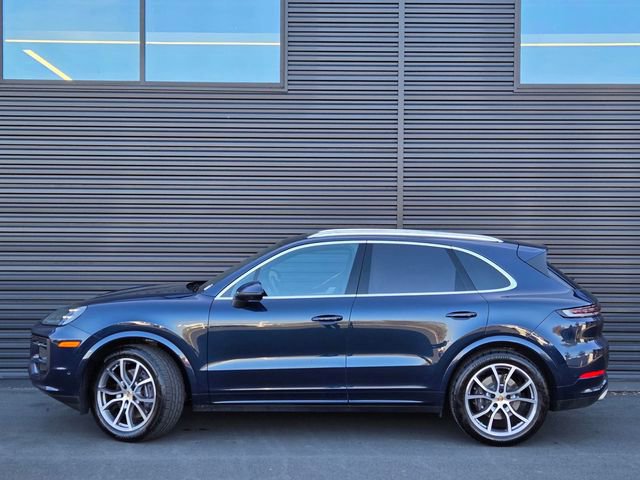 Used 2025 Porsche Cayenne image 2