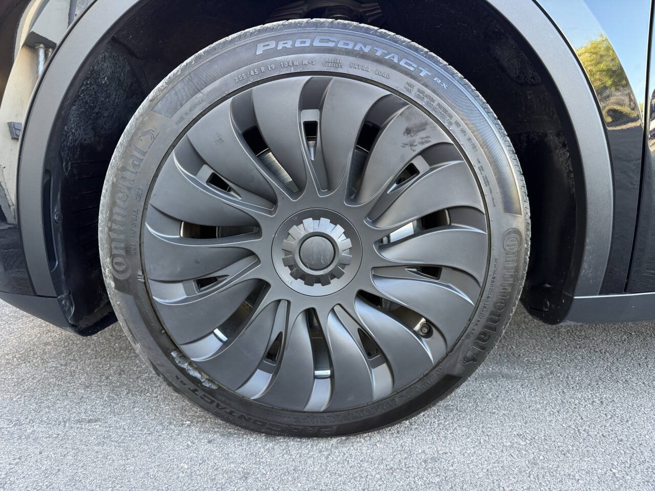 Used 2023 Tesla Model Y Long Range AWD/4WD image 34
