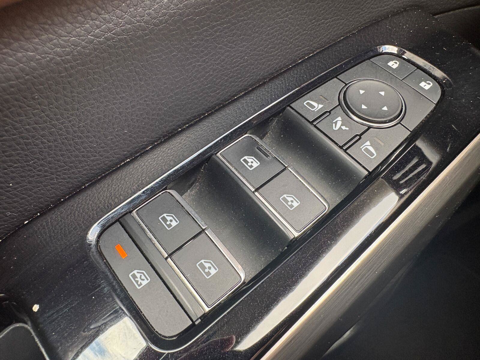 Used 2023 Nissan Pathfinder Platinum FWD image 34
