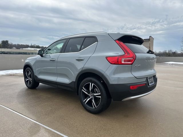 Certified 2025 Volvo XC40 B5 Core image 5