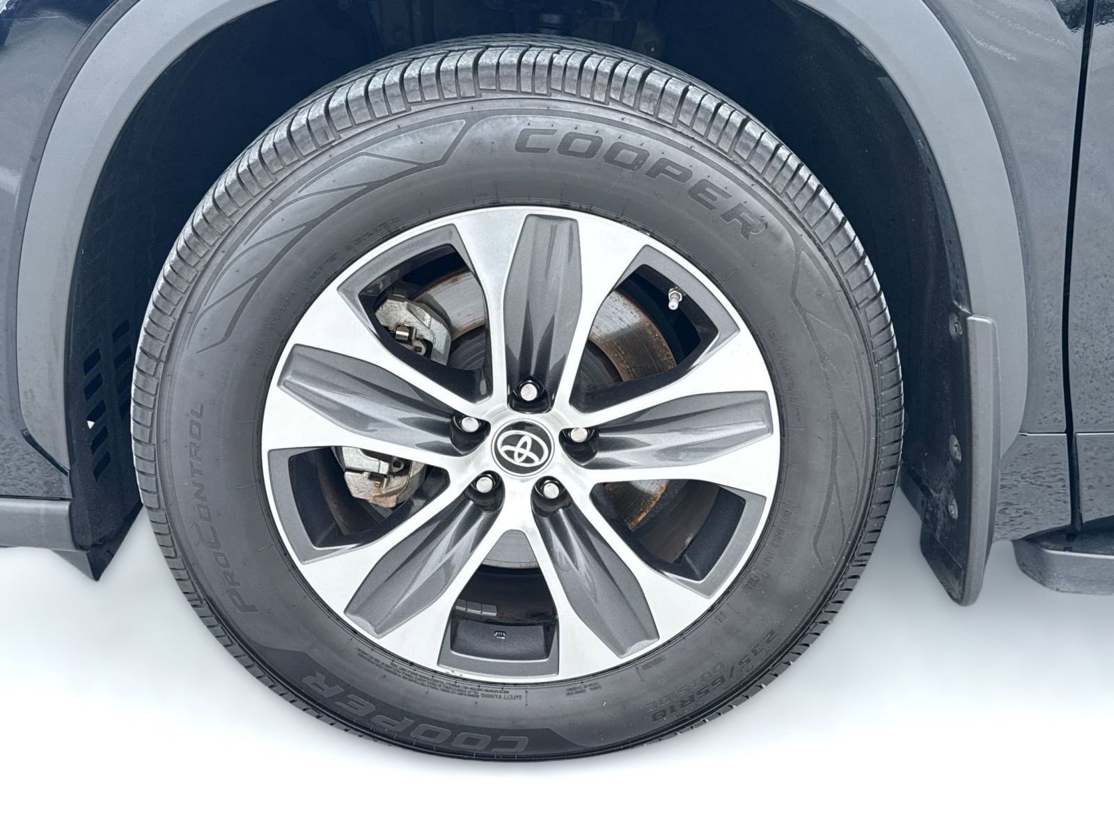 Used 2022 Toyota Highlander XLE image 12