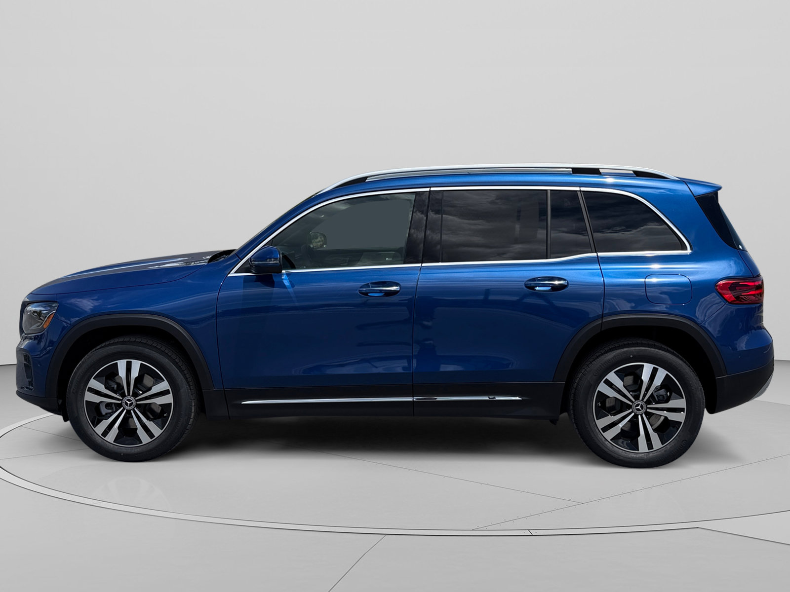 New 2026 Mercedes-Benz GLB 250 4MATIC image 2
