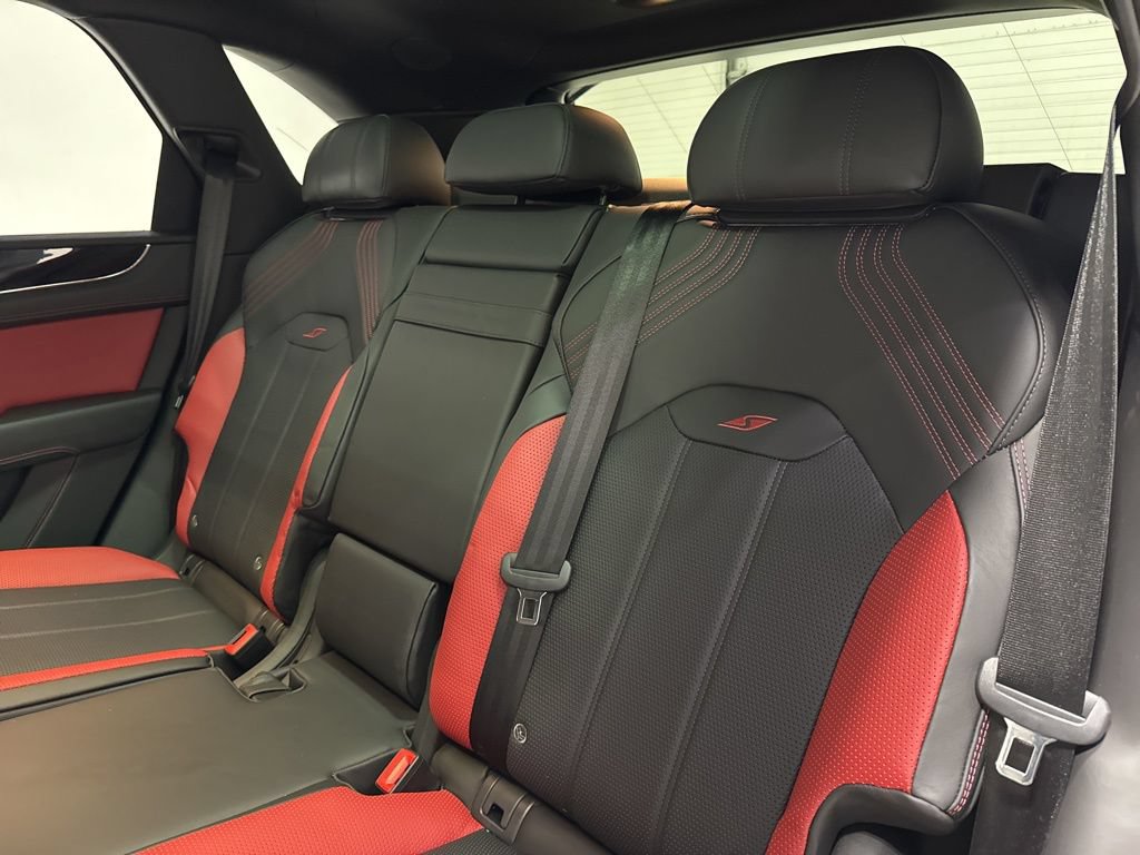 Used 2023 Bentley Bentayga AWD/4WD image 42