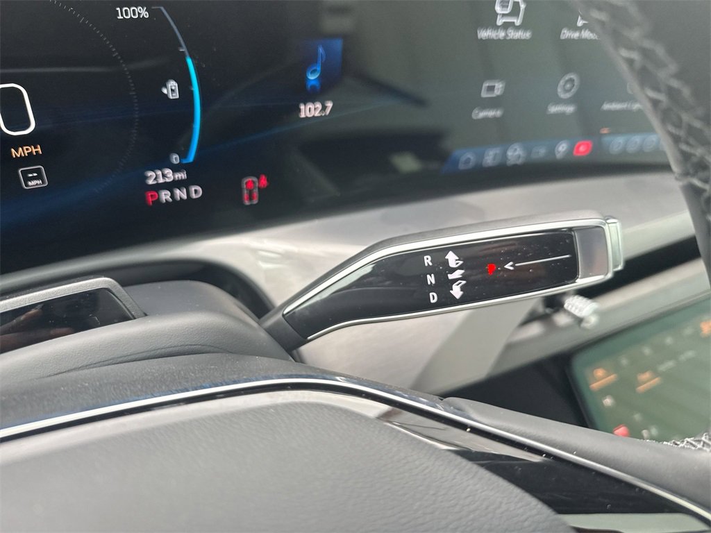 Used 2026 Cadillac Vistiq Sport image 22