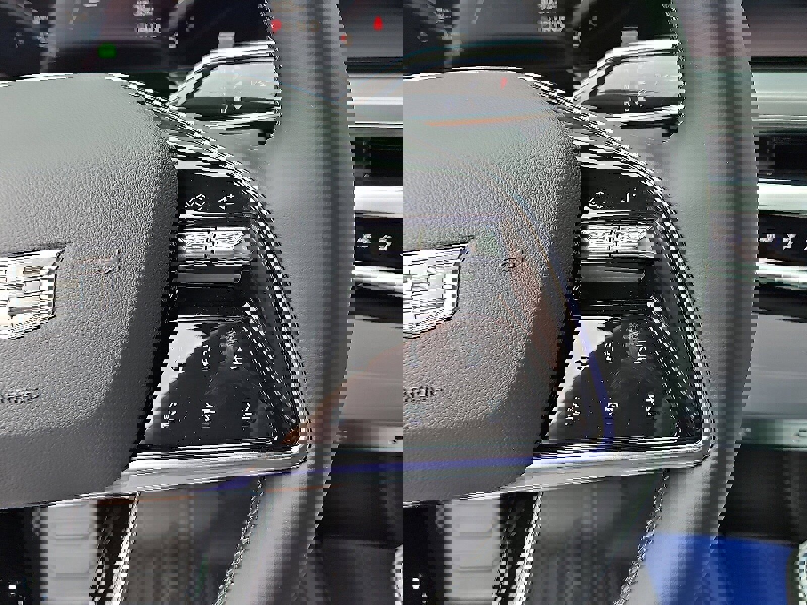 New 2025 Cadillac Lyriq Luxury image 20