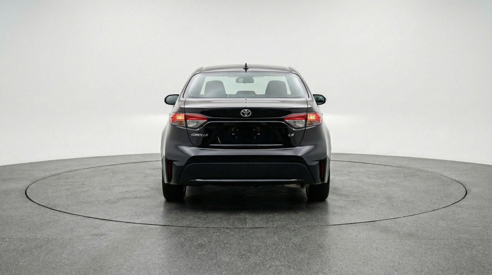 Used 2025 Toyota Corolla LE image 7