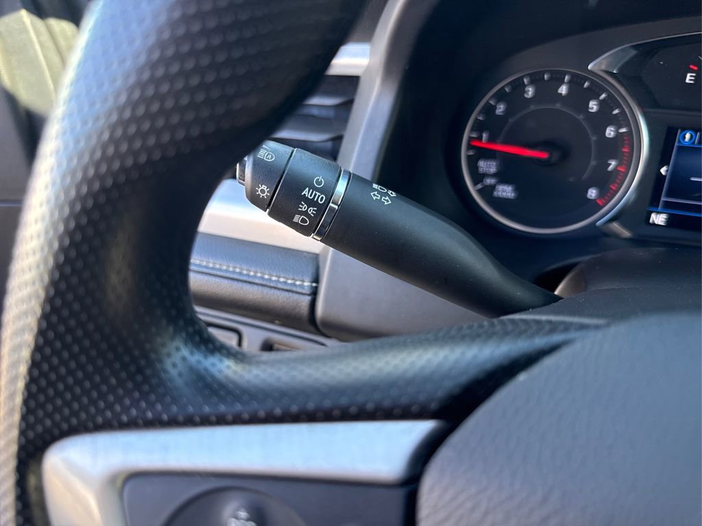 Used 2023 GMC Acadia SLE w/ Driver Convenience Package image 27