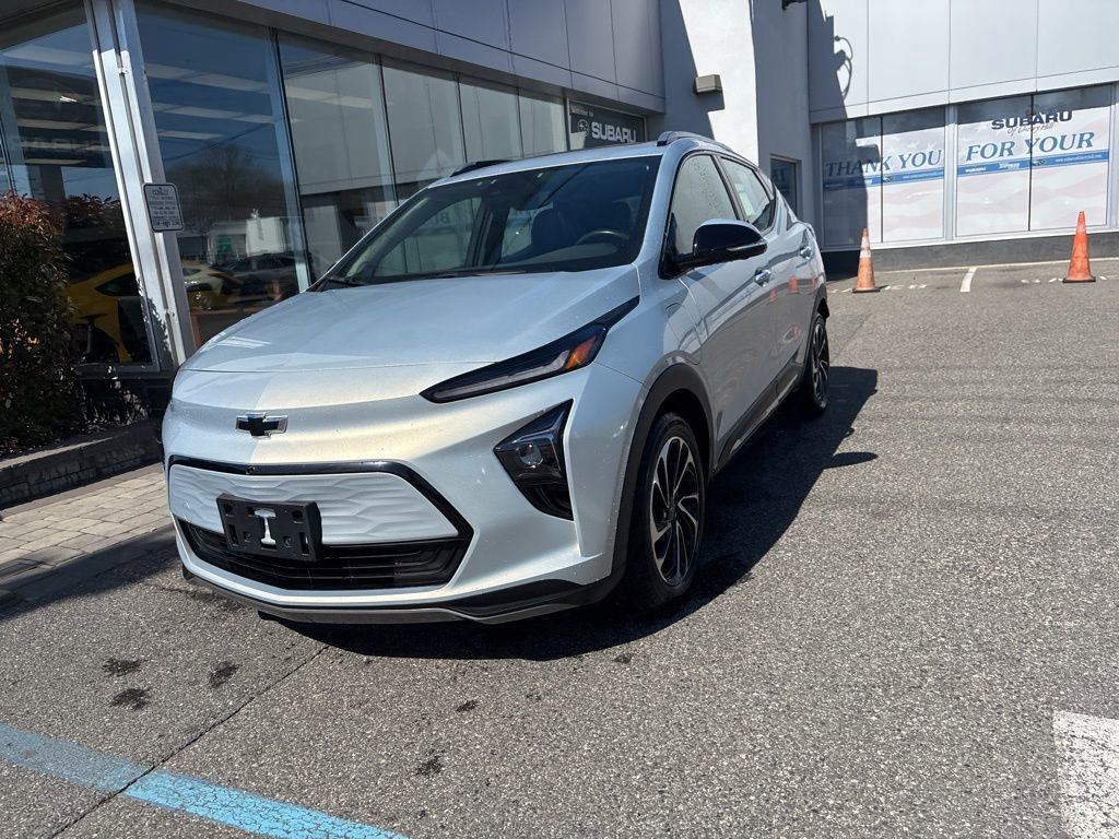 Used 2022 Chevrolet Bolt EUV Premier w/ Sun & Sound Package image 4