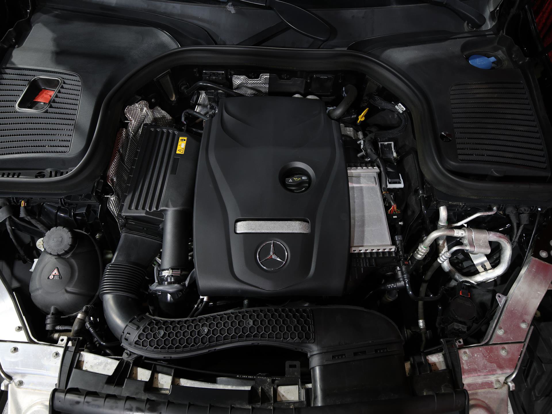 Used 2019 Mercedes-Benz GLC 300 4MATIC w/ Premium Package image 25