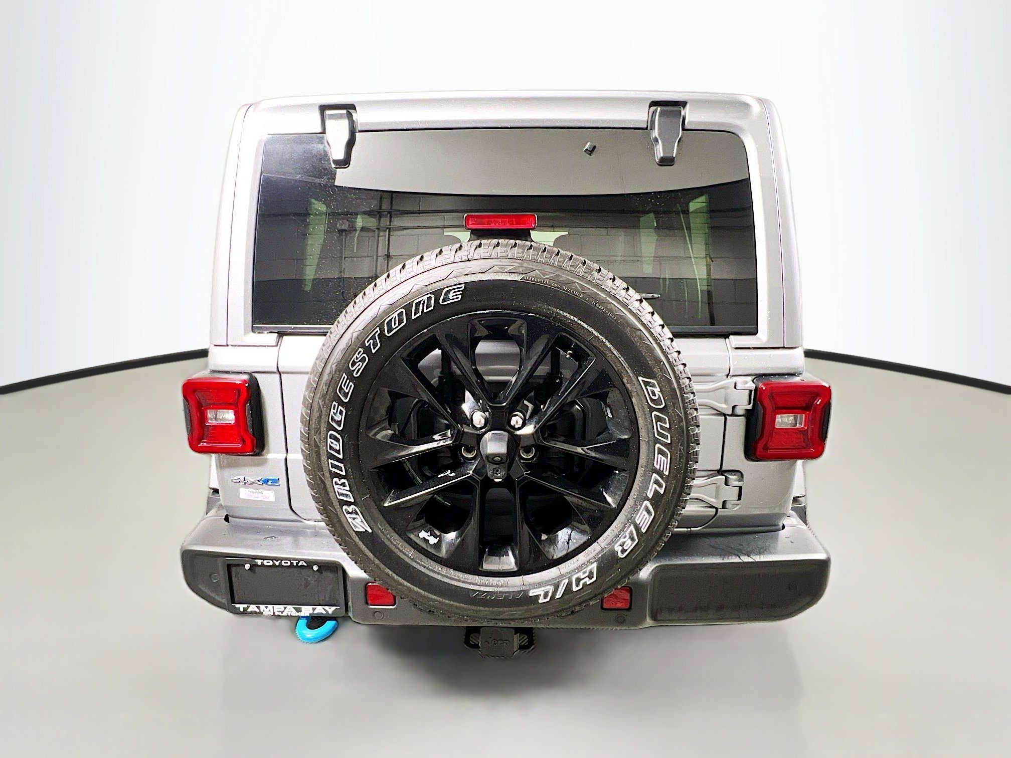 Used 2021 Jeep Wrangler Unlimited Sahara w/ Cold Weather Group image 6