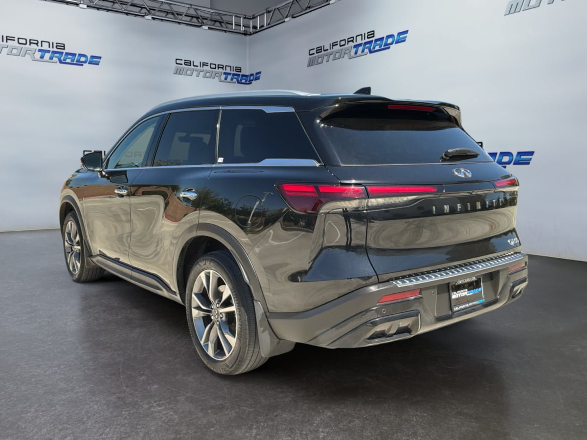 Used 2023 INFINITI QX60 Luxe w/ Cargo Package FWD image 7