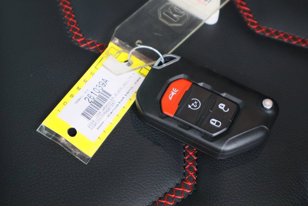 Used 2024 Jeep Wrangler Unlimited Sport AWD/4WD image 31