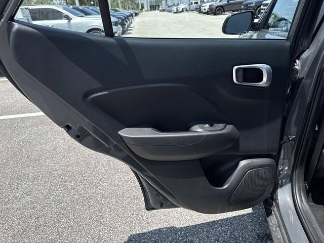 Used 2025 Hyundai Venue SEL FWD image 9