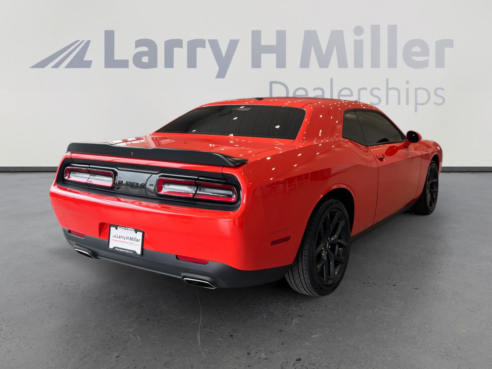 Used 2023 Dodge Challenger SXT w/ Blacktop Package image 5