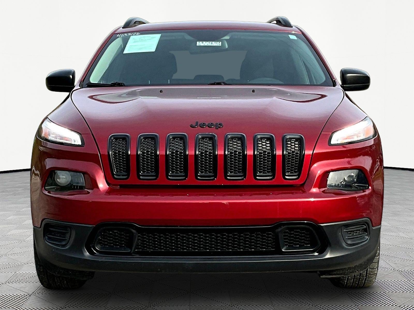 Used 2016 Jeep Cherokee Sport FWD image 5