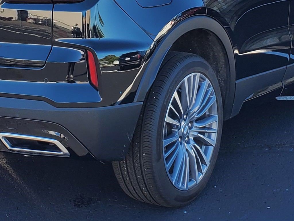 Certified 2024 Cadillac XT4 Premium Luxury AWD/4WD image 10