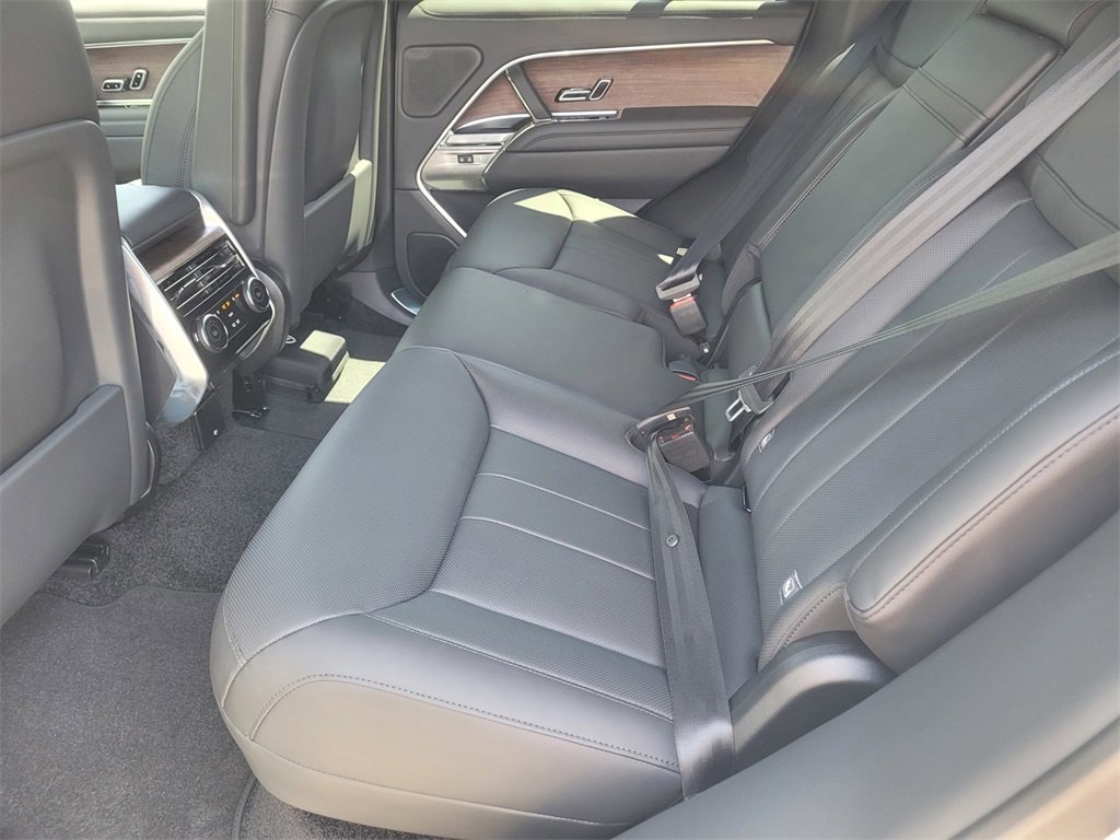 New 2025 Land Rover Range Rover SE image 7
