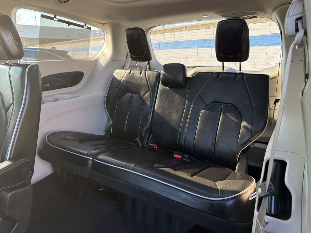 Used 2021 Chrysler Pacifica Limited image 22