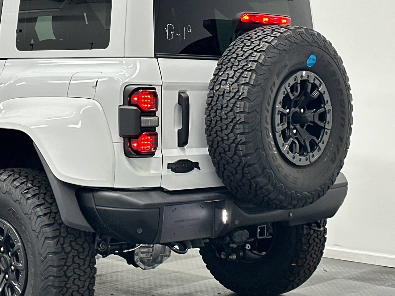 New 2025 Ford Bronco Raptor w/ Interior Carbon Fiber Pack AWD/4WD image 8