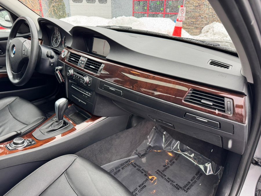 Used 2011 BMW 335i xDrive Sedan image 15