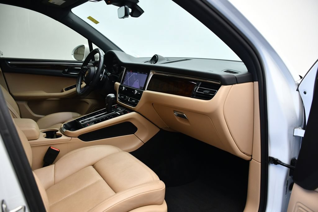Certified 2023 Porsche Macan S AWD/4WD image 43