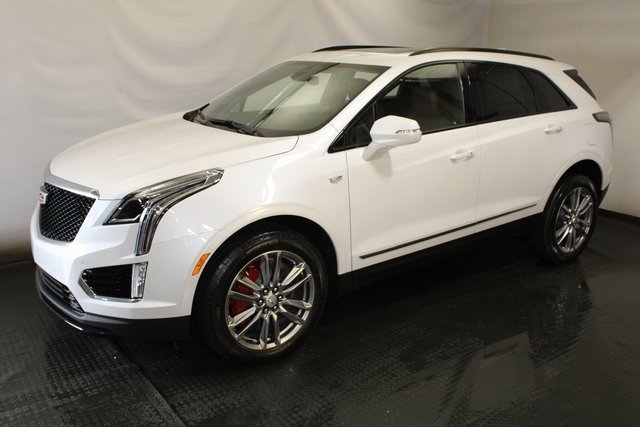 New 2025 Cadillac XT5 Sportv image 2