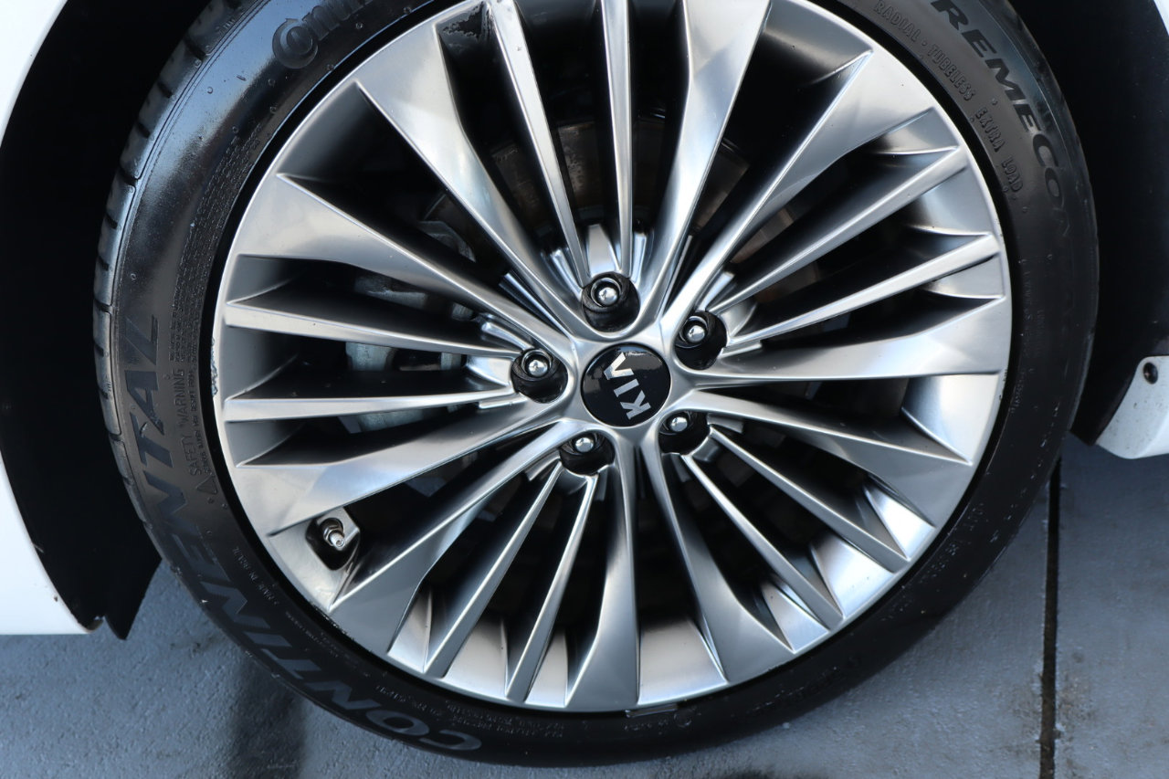 Used 2018 Kia Cadenza Limited image 42